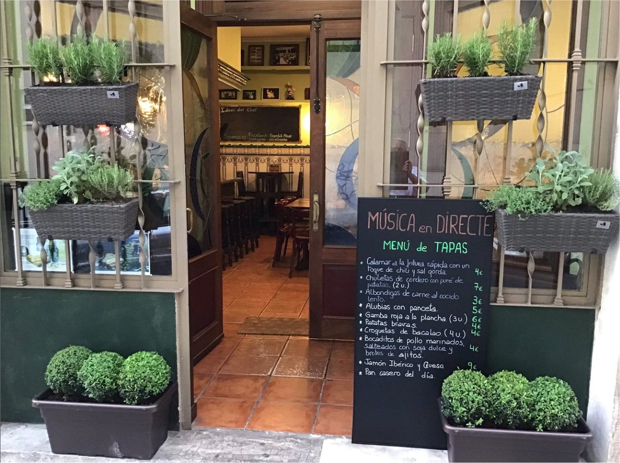 interior door of the bamboo alcoy restaurant